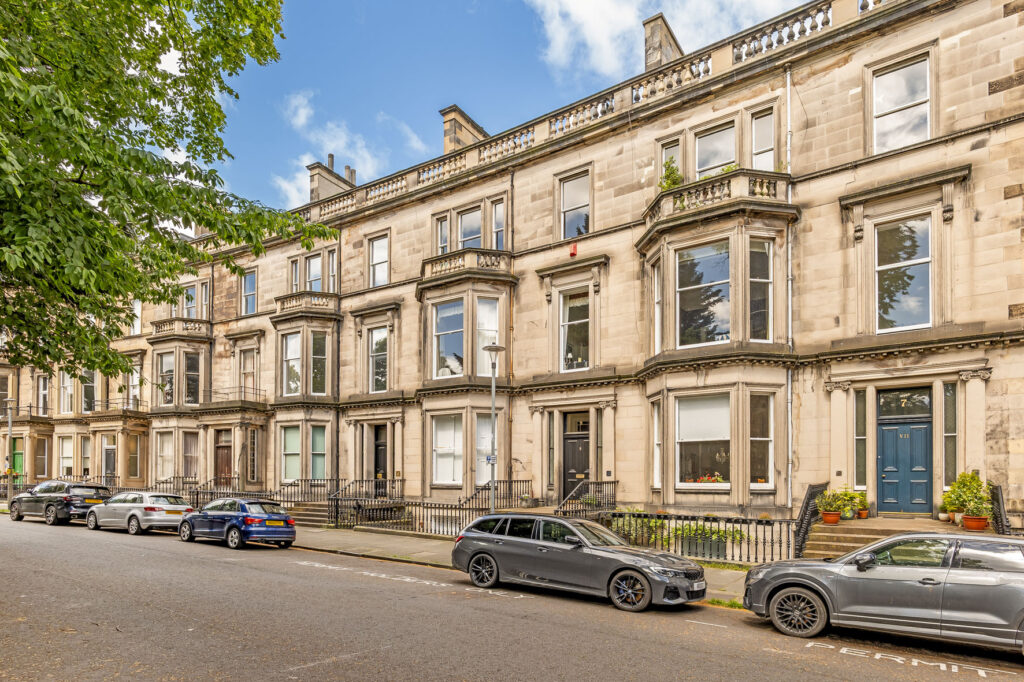 8/2 Grosvenor Crescent, West End, Edinburgh, EH12 5EP